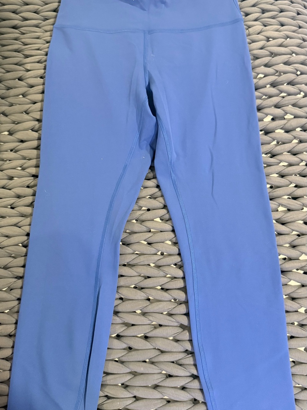 Lululemon Wunder Train, size 10.
